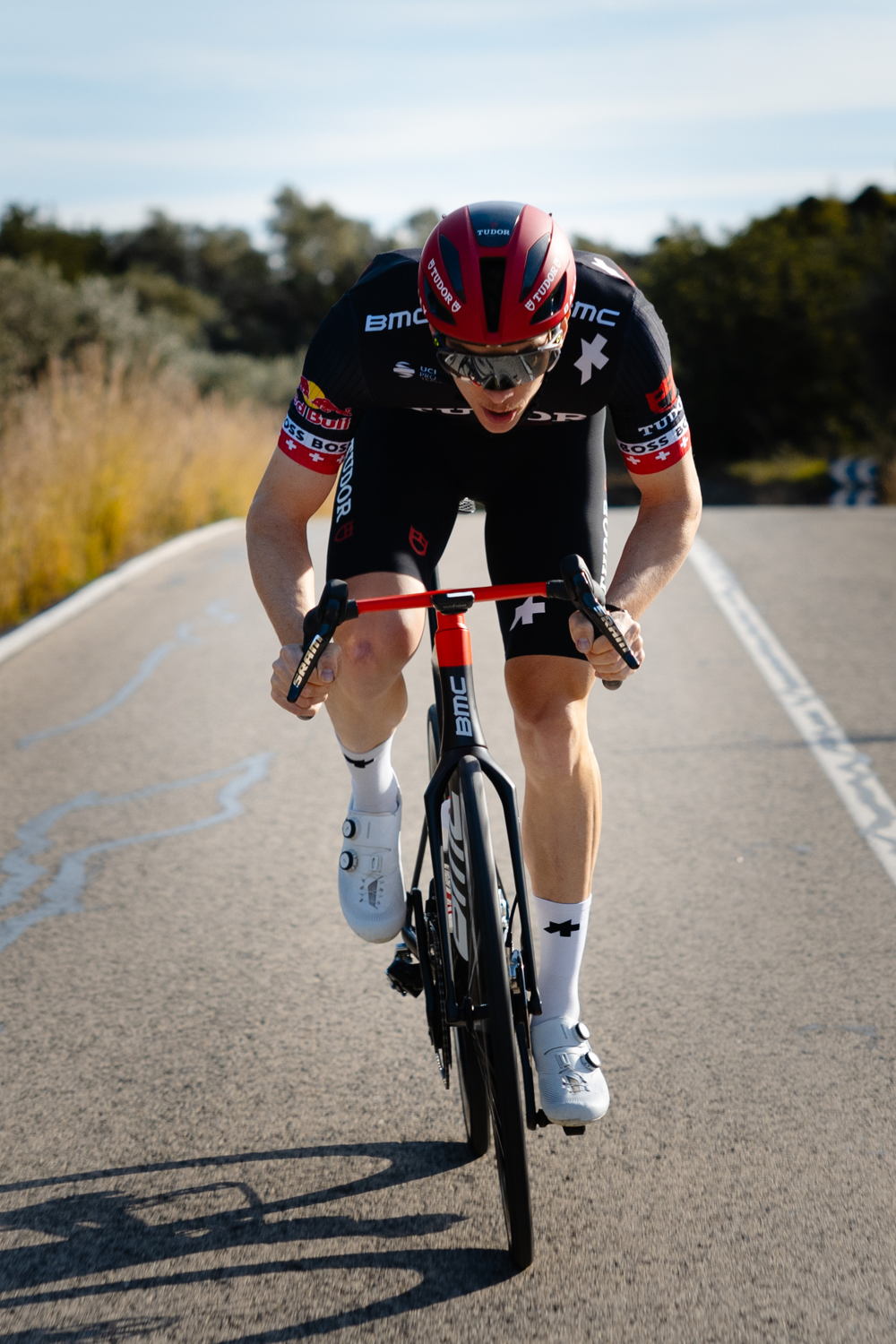 OAKLEY X TUDOR PRO CYCLING TEAM IMAGE (2)
