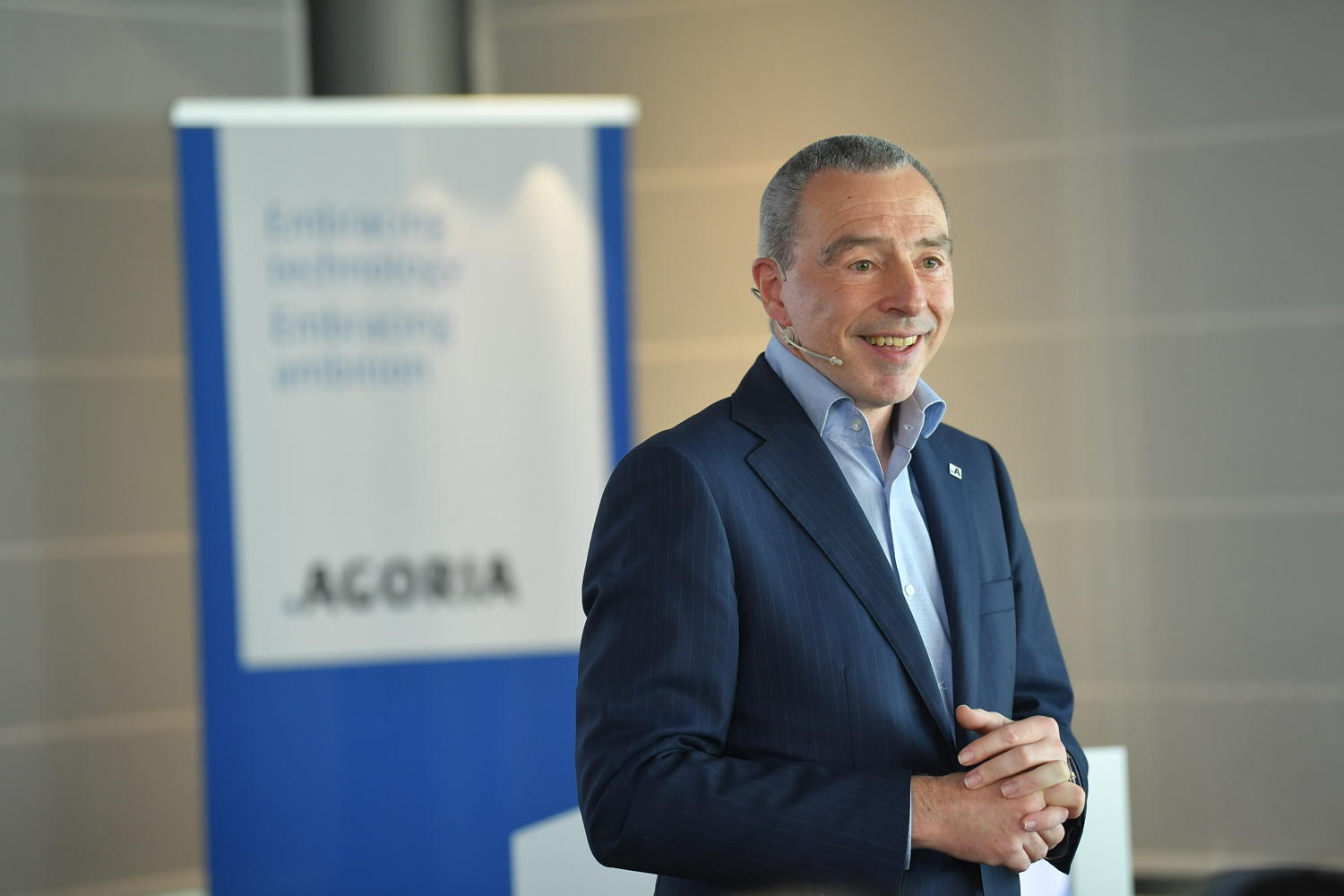 Marc Lambotte, CEO van Agoria, spreekt het publiek toe