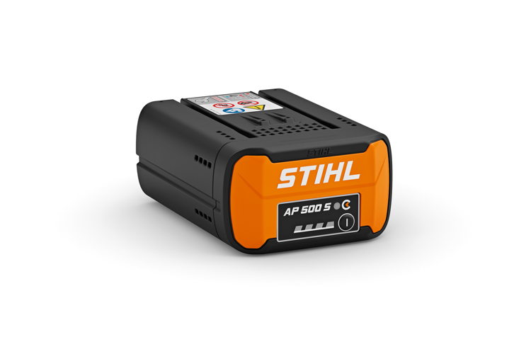 De professionele STIHL MSA 300 accukettingzaag haalt zijn energie uit de nieuwe STIHL AP 500 S accu. Deze accu kan twee keer zoveel laadcycli aan als de gebruikelijke lithium-ion-accu’s en heeft dan ook een duidelijk langere levensduur. De professionele STIHL MSA 300 accukettingzaag haalt zijn energie uit de nieuwe STIHL AP 500 S accu. Deze accu kan twee keer zoveel laadcycli aan als de gebruikelijke lithium-ion-accu’s en heeft dan ook een duidelijk langere levensduur.
