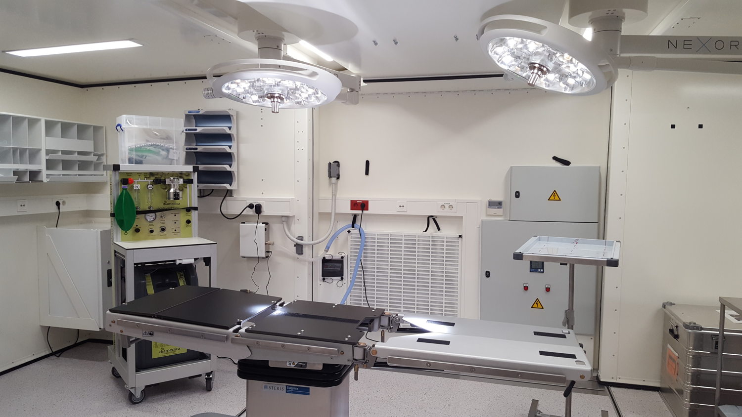 Operation room inside the mobile surgical unit  © MSF