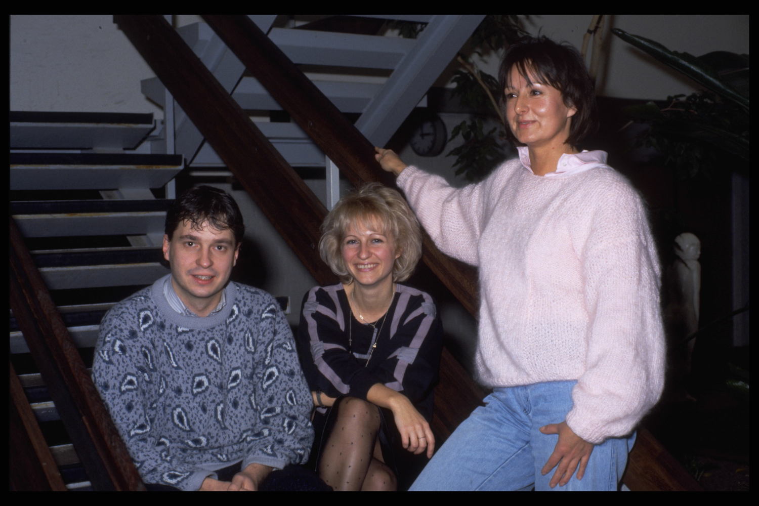 Pat Donnez met Kathy Lindekens en Doris Offermans, voor Imago op Radio 1 in 1985 ​– © VRT