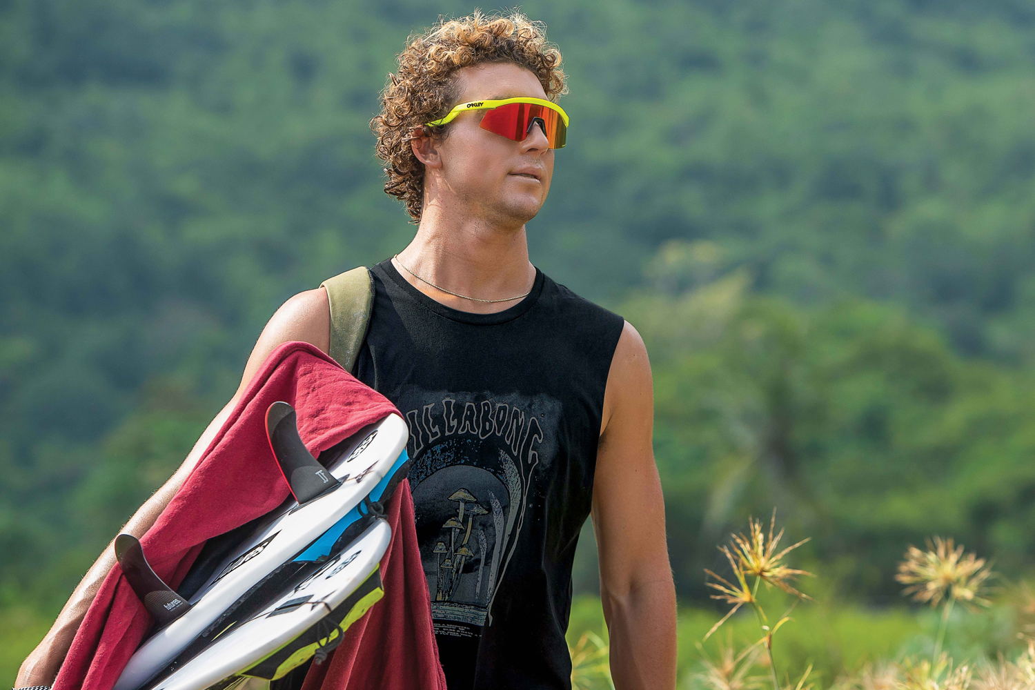 OAKLEY HYDRA - LIFESTYLE IMAGE (2)