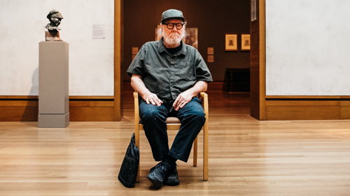 Paul McCarthy voor de Intrede – © VRT