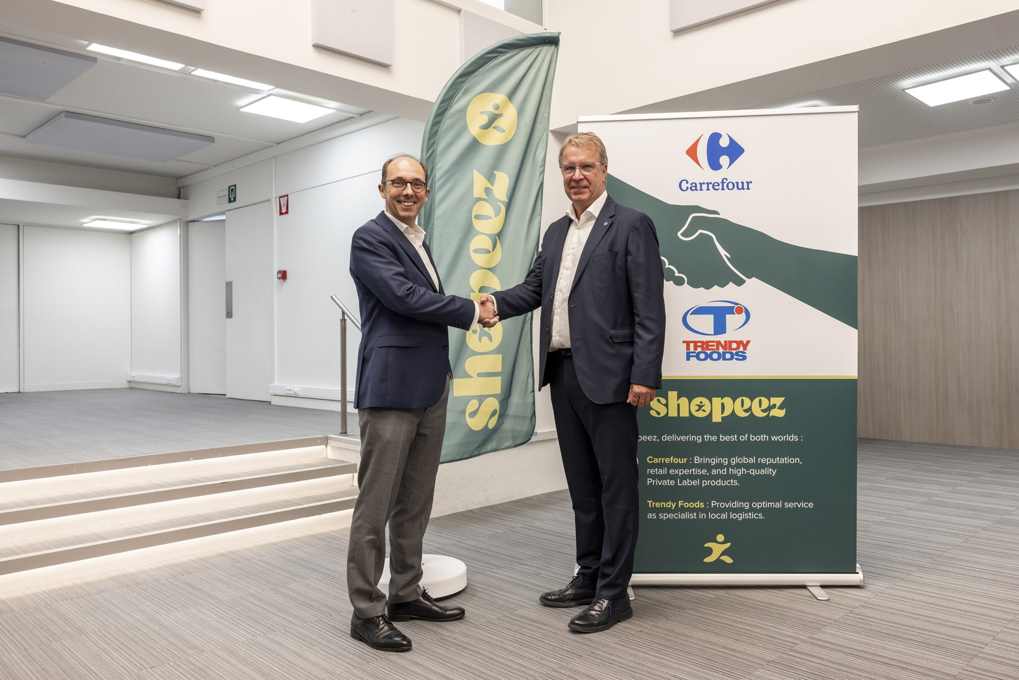 Geoffroy Gersdorff, CEO van Carrefour België, met Francis Plunus, CEO van Trendy Foods