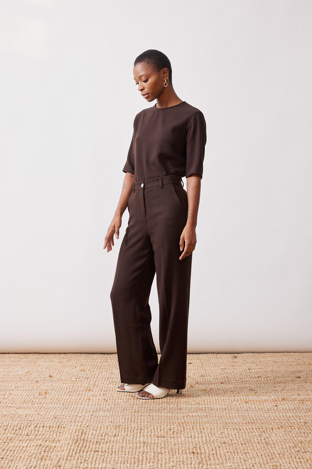 Mardi editions - SS23 - Pantalon Isabelle Crepe de laine Chocolat (195€) (1)