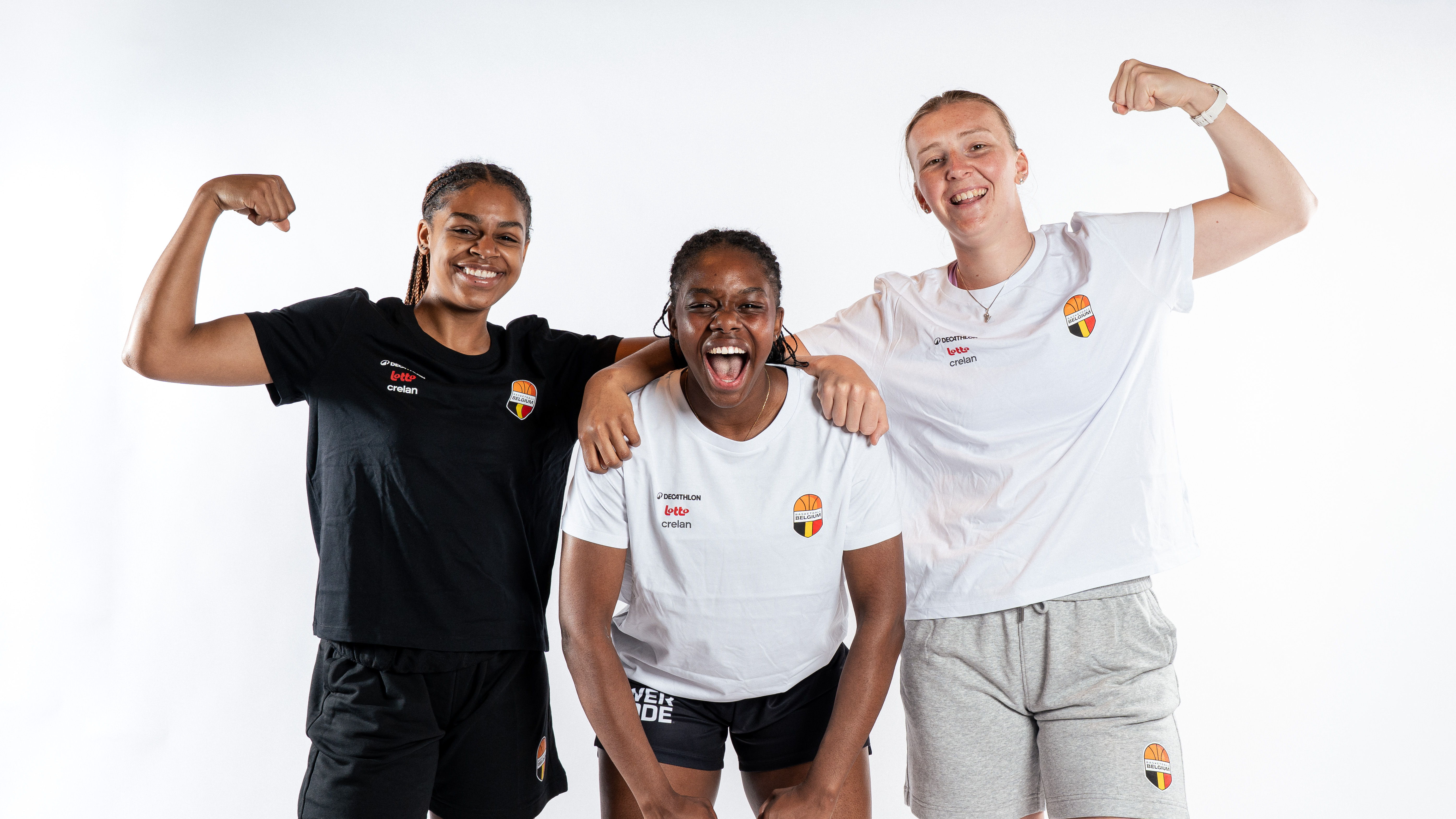 Alicia Courthiau, Habibatou Bah et Marie Vervaet dans leur nouvelle tenue de Decathlon. Alicia Courthiau, Habibatou Bah et Marie Vervaet dans leur nouvelle tenue de Decathlon.