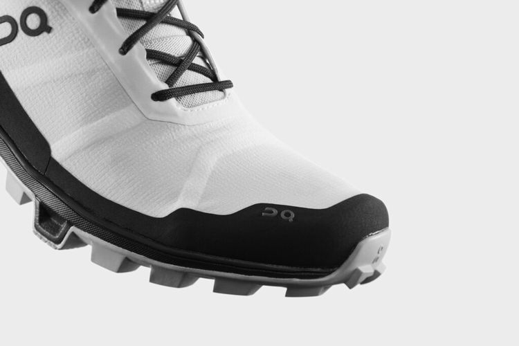 Cloudventure Peak in White|Black (Men/Women)