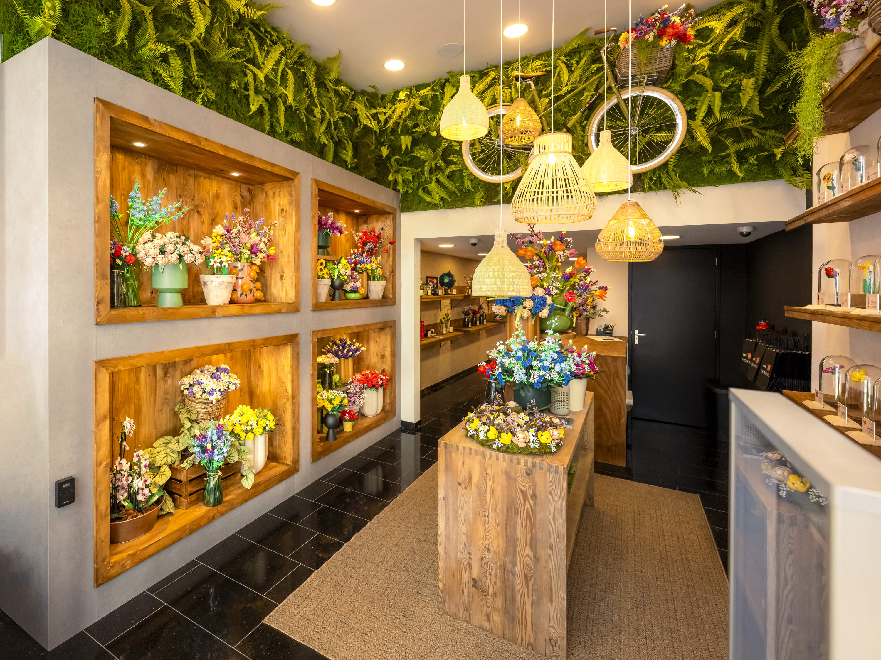 Persuitnodiging: De LEGO Groep opent allereerste Belgische LEGO® bloemenwinkel, in samenwerking met bol (onder embargo tot 31 januari)