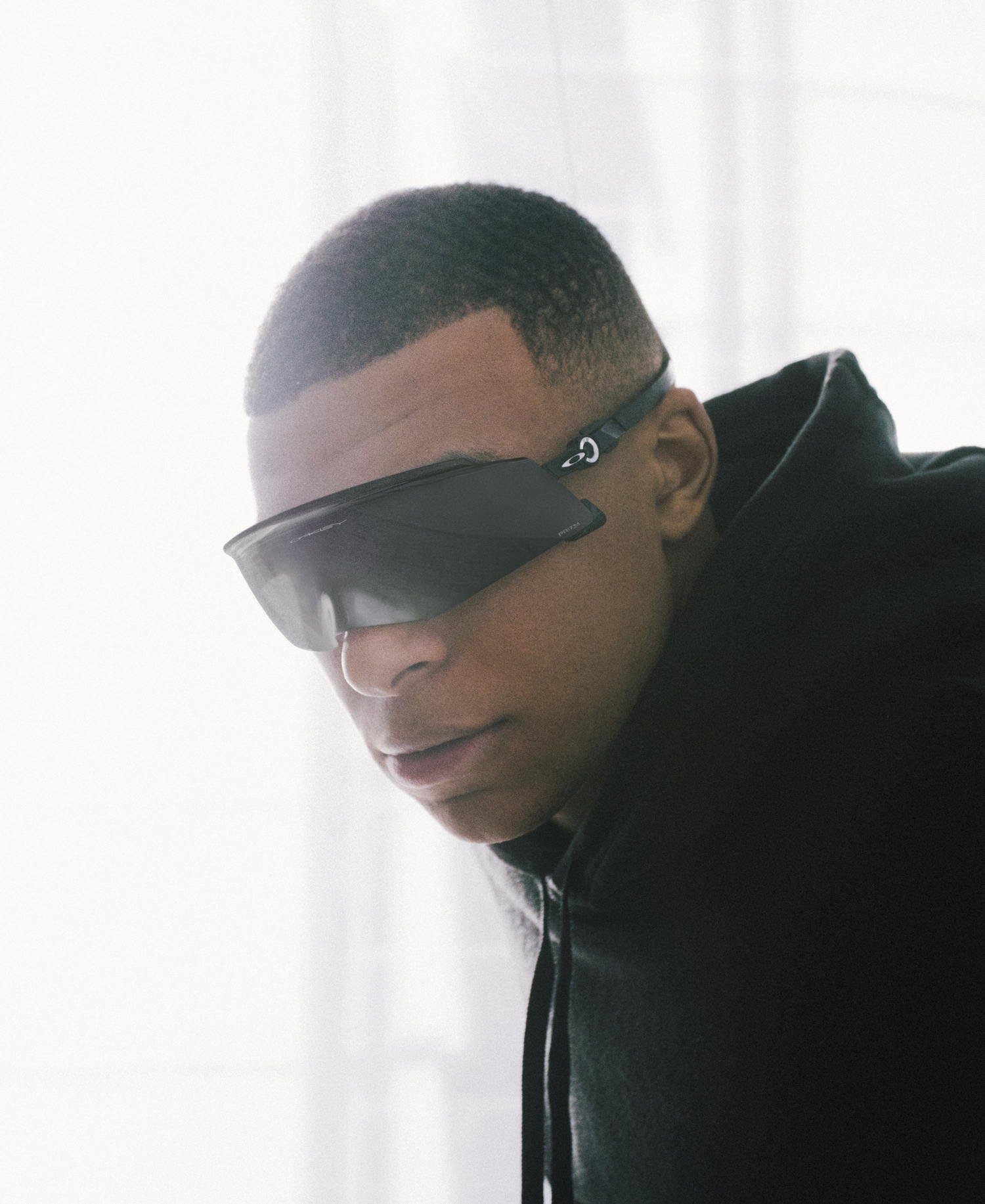 OAKLEY KYLIAN MBAPPÉ - BE WHO YOU ARE