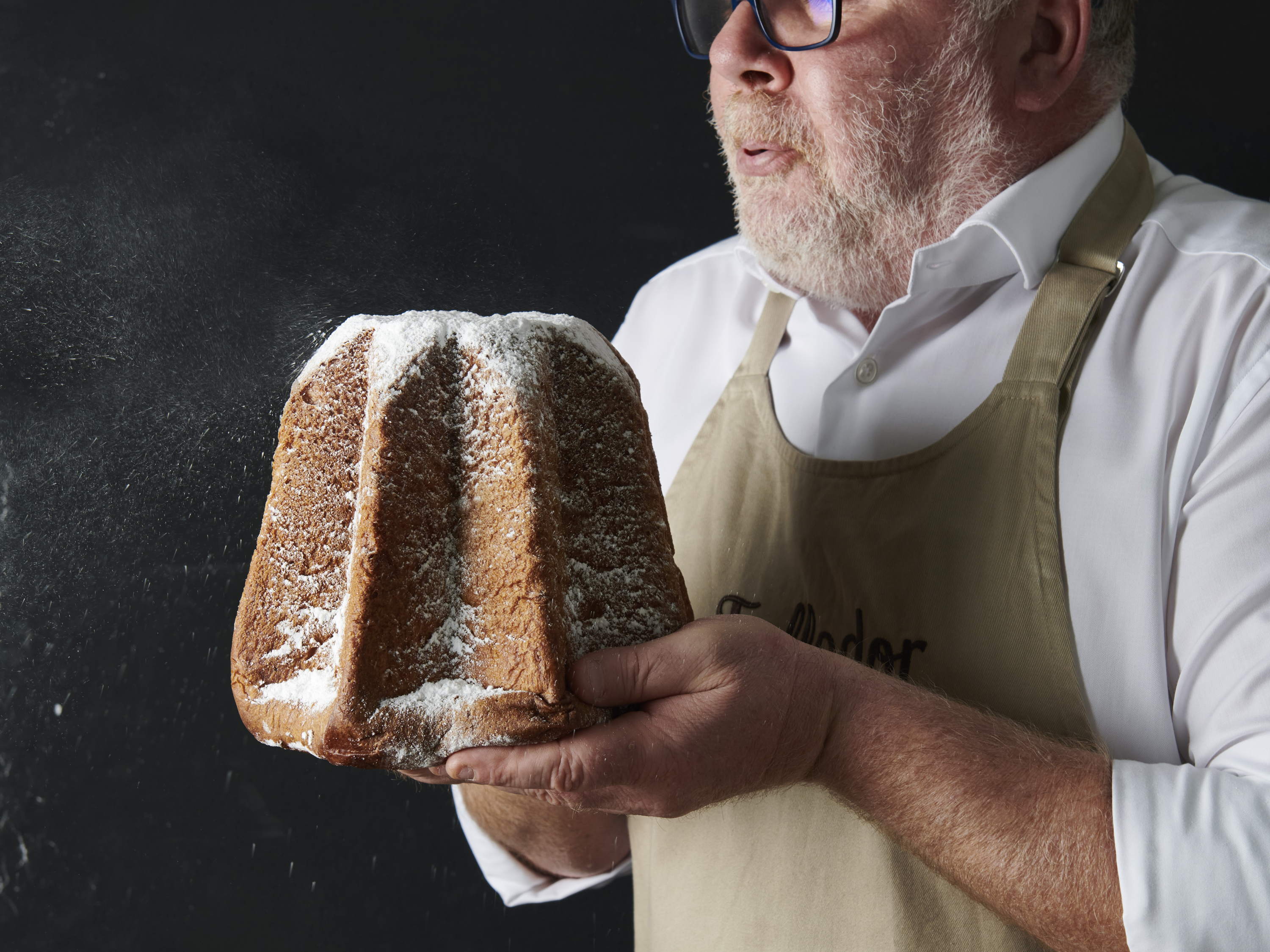 Natale 2023. Da Forno Follador arriva “Polvere di stelle”, il Pandoro personalizzabile con un tocco di colore, profumo e sapore in più