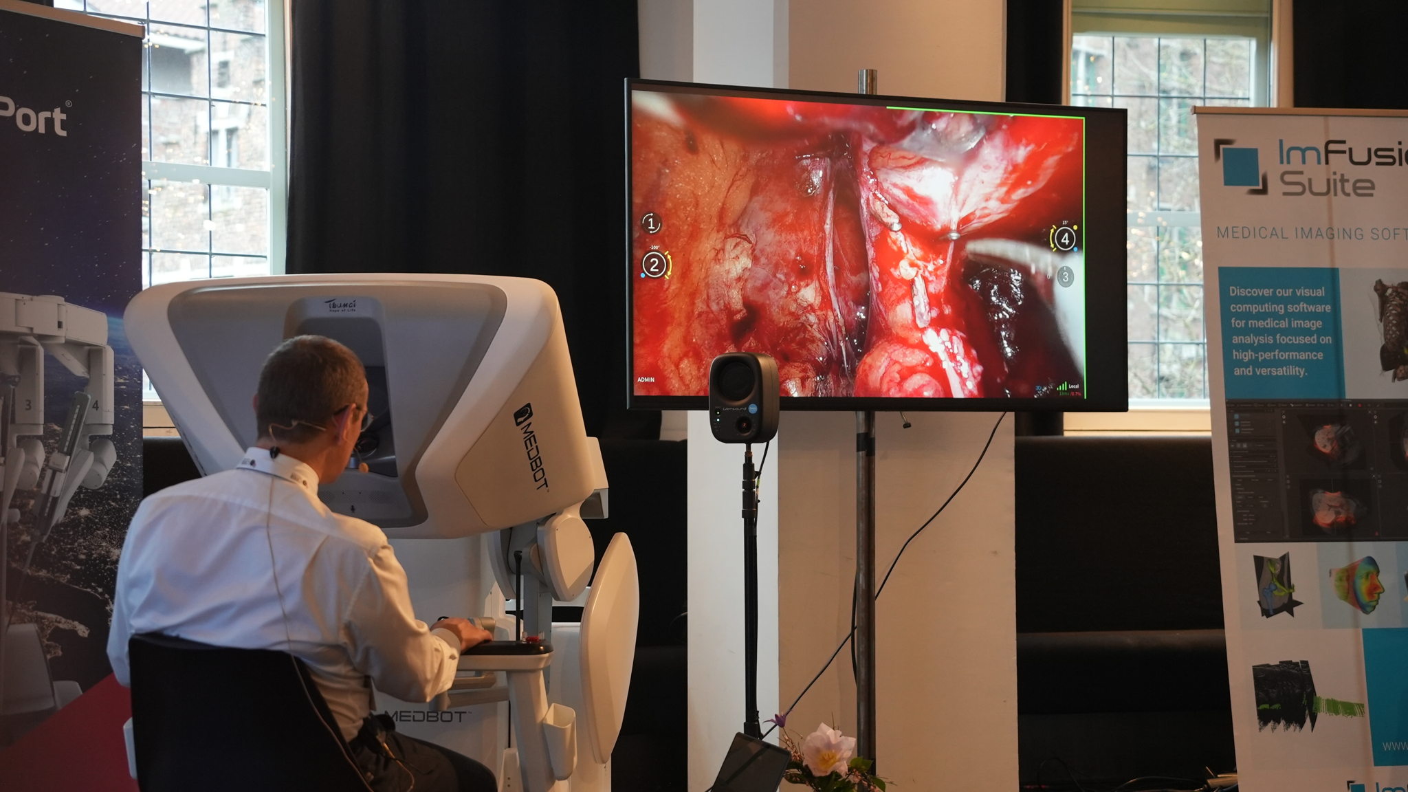 Belgian world first: Surgeon receives support from voice-controlled AI assistant