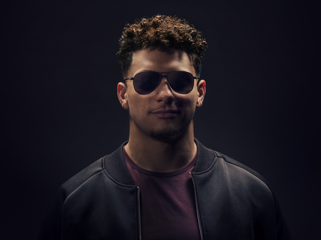 OAKLEY® LAUNCHES SECOND ITERATION OF PATRICK MAHOMES II SIGNATURE SERIES, CONTRAIL