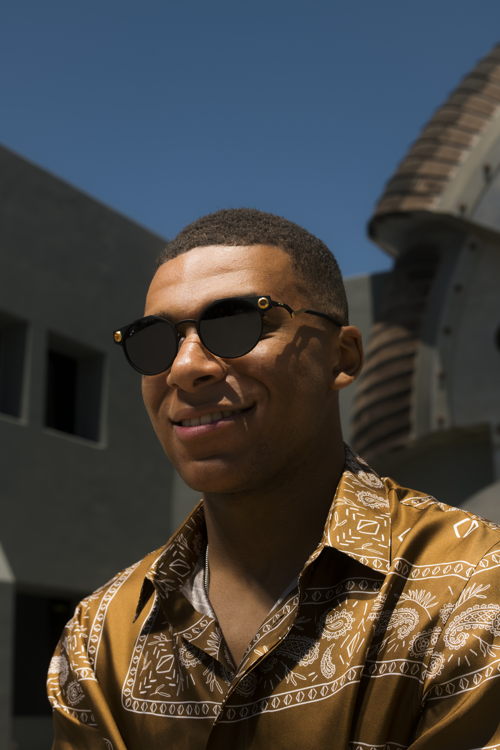OAKLEY KYLIAN MBAPPE SIGNATURE SERIES IMAGE (3)
