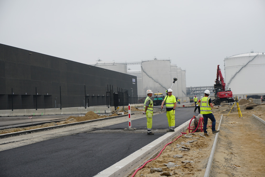 Port of Antwerp en UAntwerpen leggen innovatieve asfaltweg aan