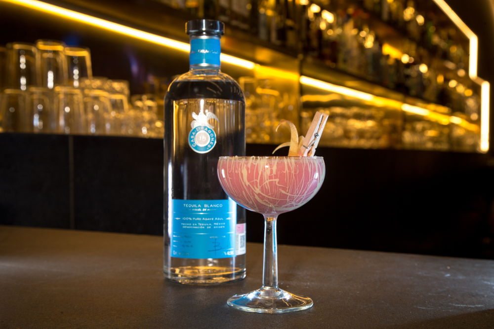 Corazón de Dragón de Romi de Zona Áurea con Tequila Casa Dragones Blanco