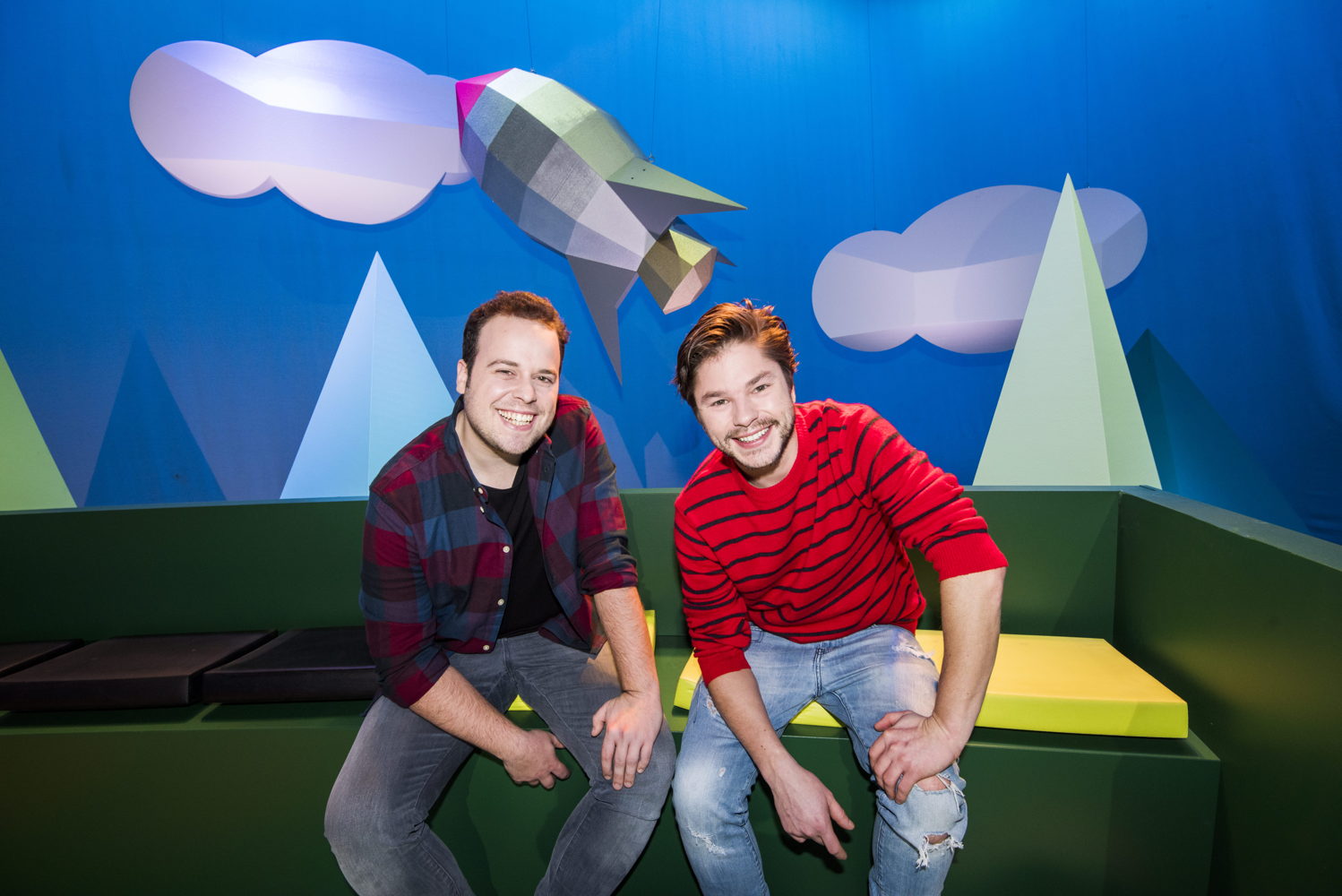 Een gat in de lucht - Sander Gillis en Leonard Muylle  - (c) VRT / Alex Vanhee