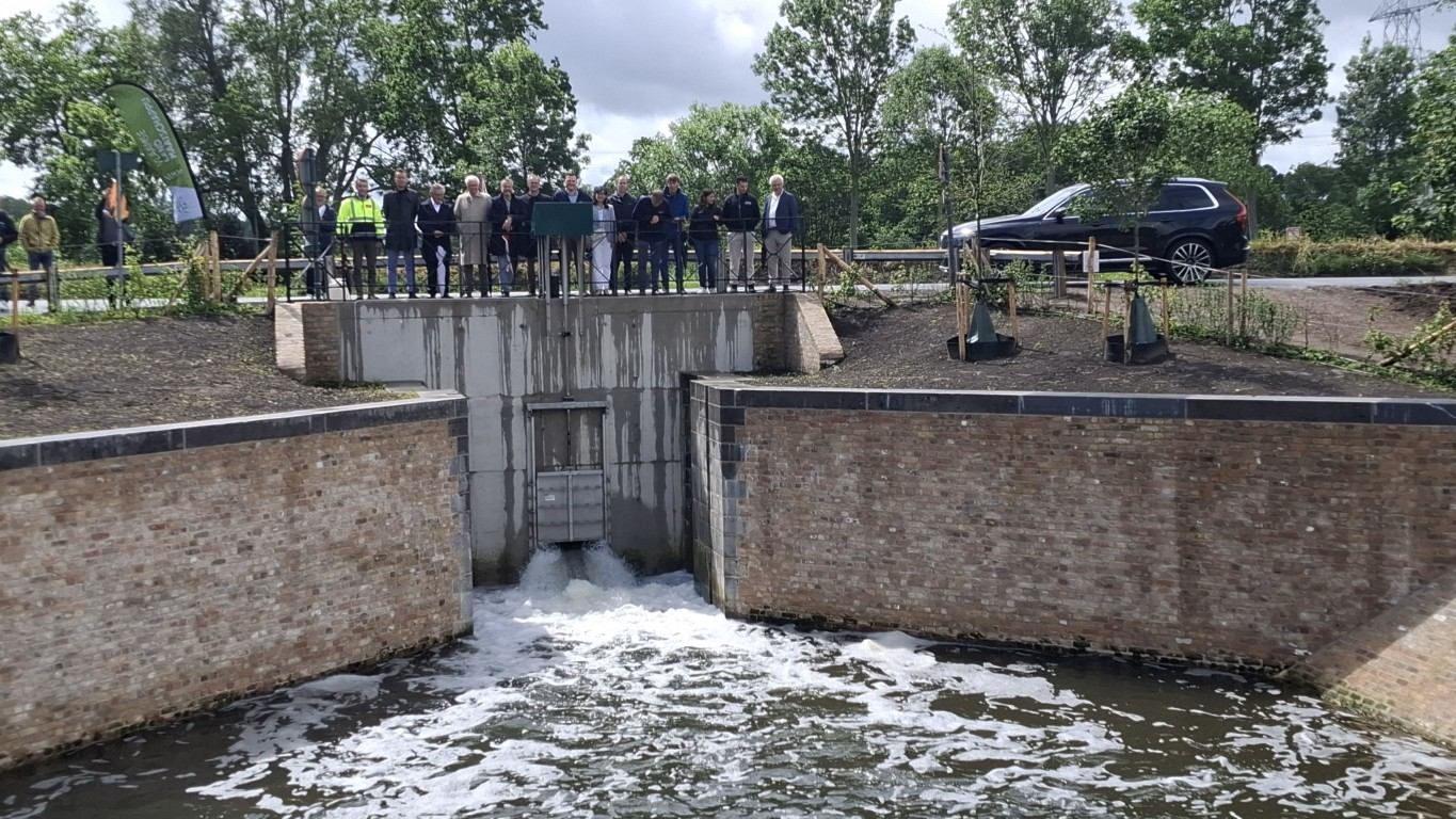 Infrastructuur voor waterbeheer in de Oudlandpolder moderniseert dankzij Blue Deal-middelen