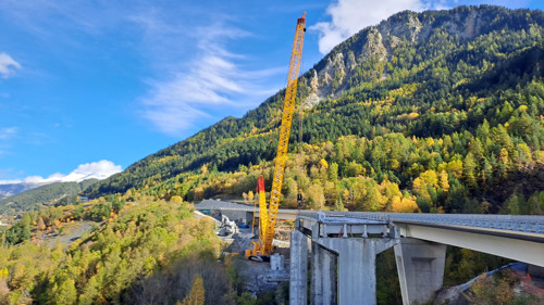 Bridge lift of the old Viaduct of Charmaix with LR11350 on the steep alpine