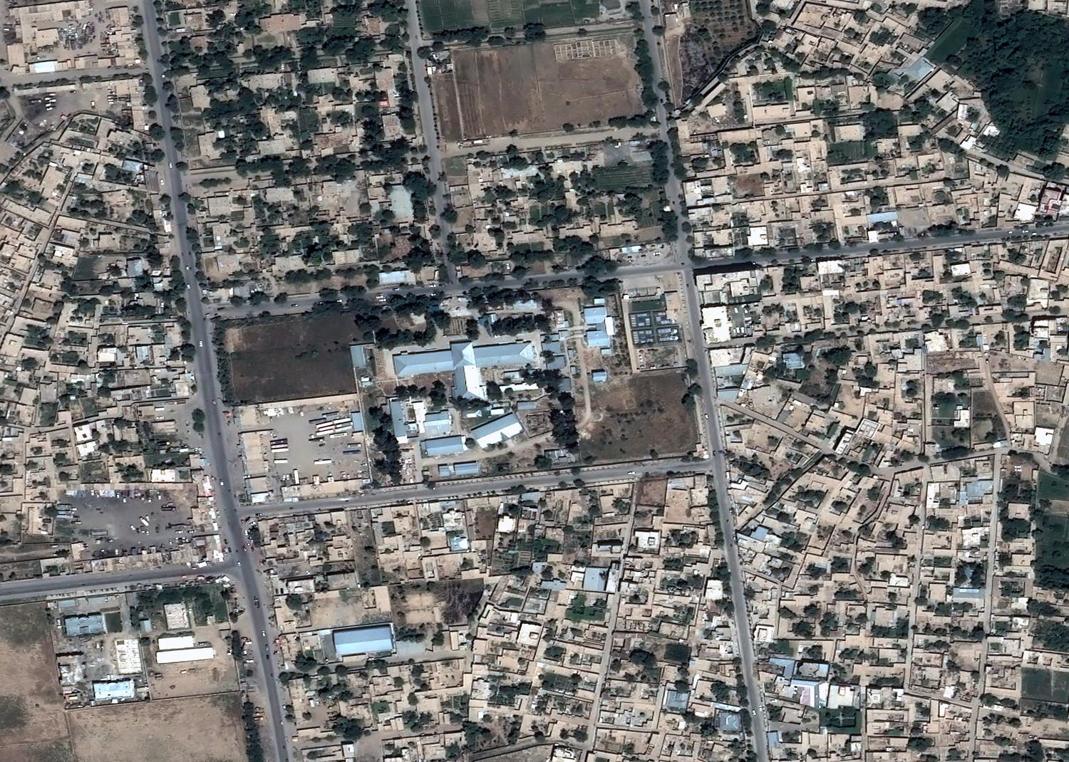 Satellietfoto van het AZG ziekenhuis in Kunduz vóór de aanval