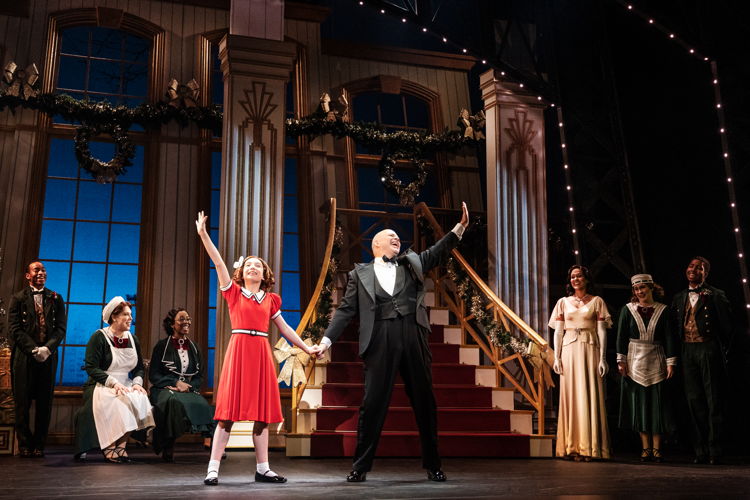 Ellie Pulsifer and Christopher Swan in the 2022 company of ANNIE. Photo credit: Matthew Murphy and Evan Zimmerman for MurphyMade