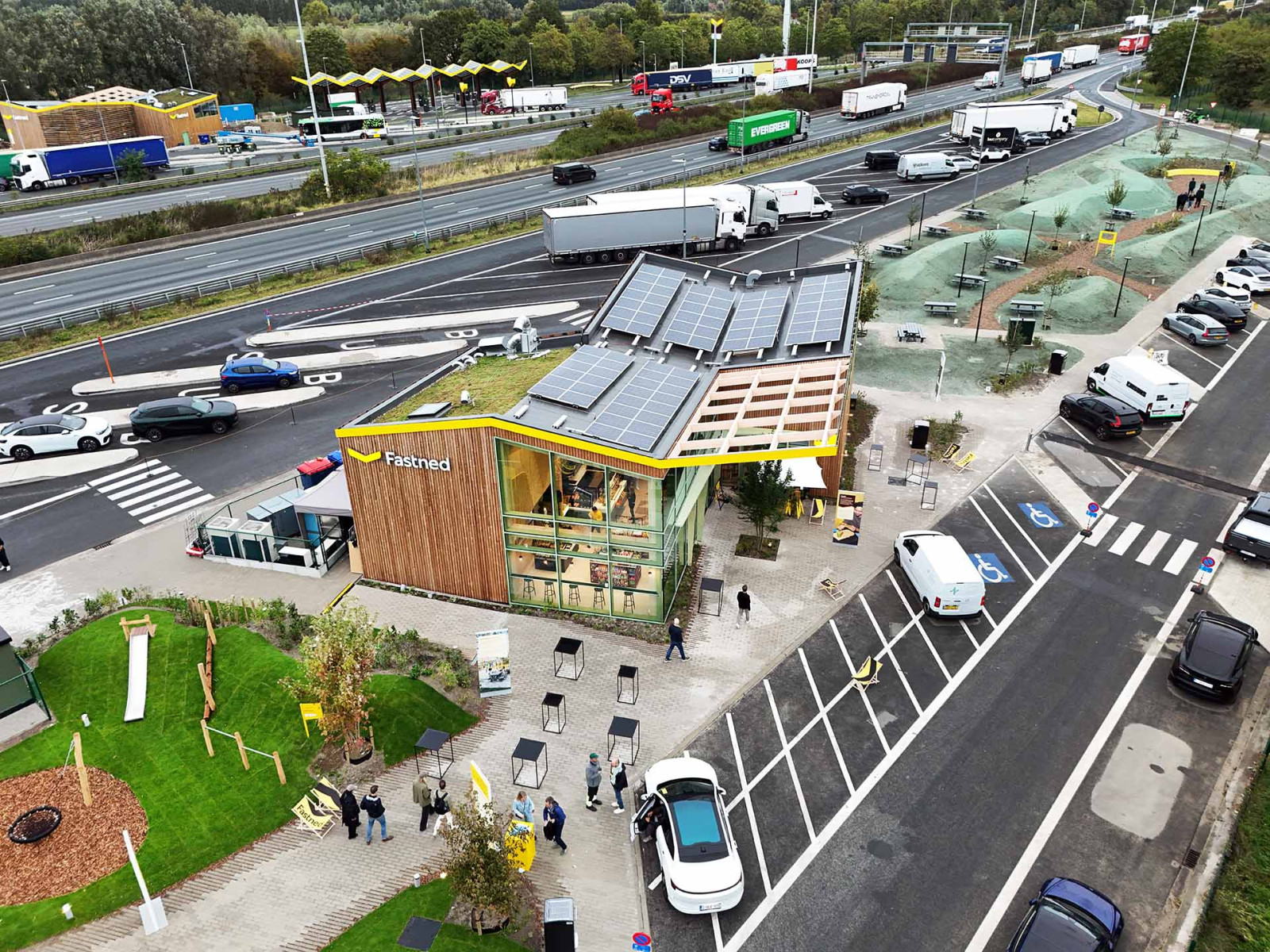 Flagship electric vehicle charging station opens on E17 motorway