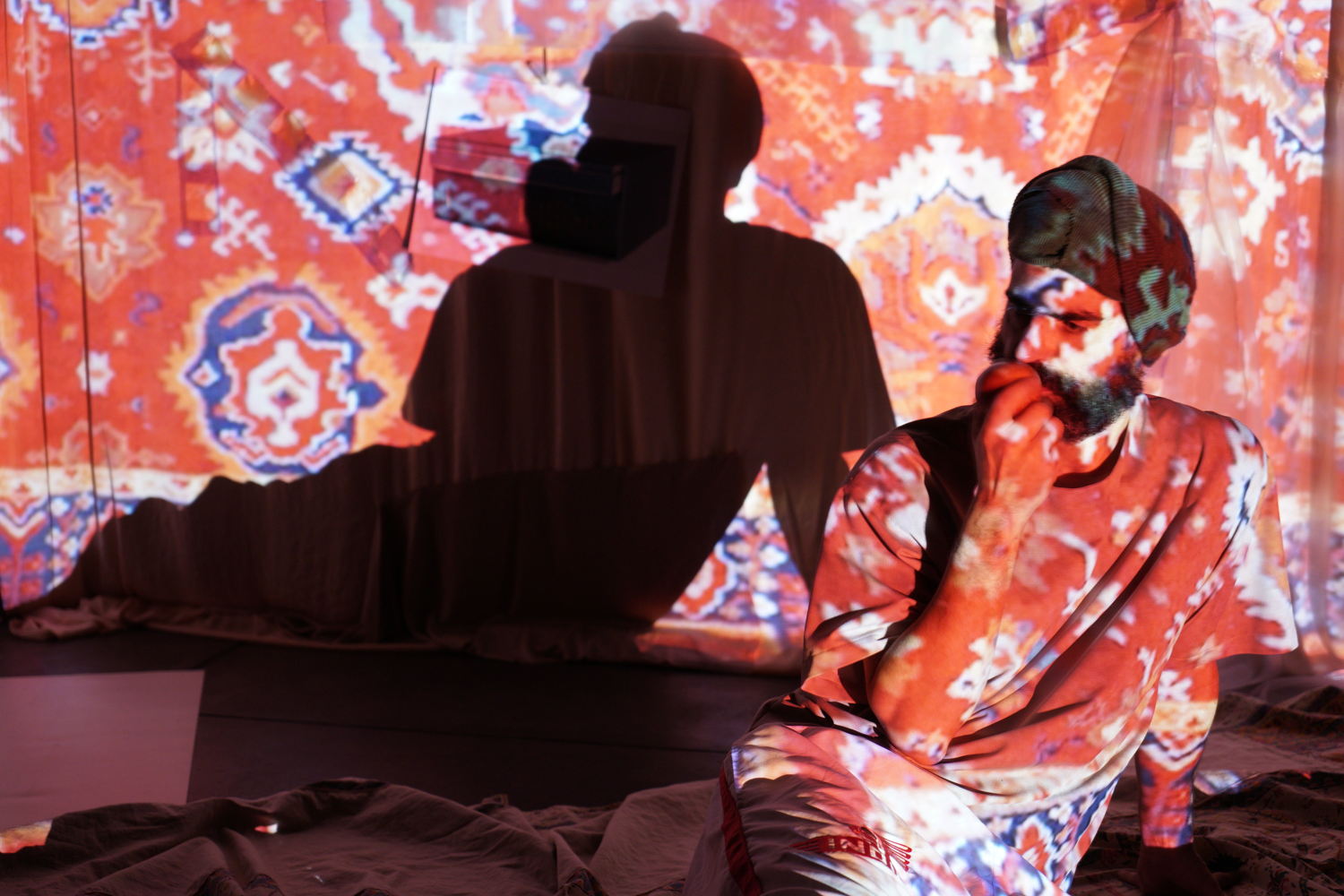 Marcos Simões - How Not Be Understood 1 > 2/04 © Marcelo Mardones