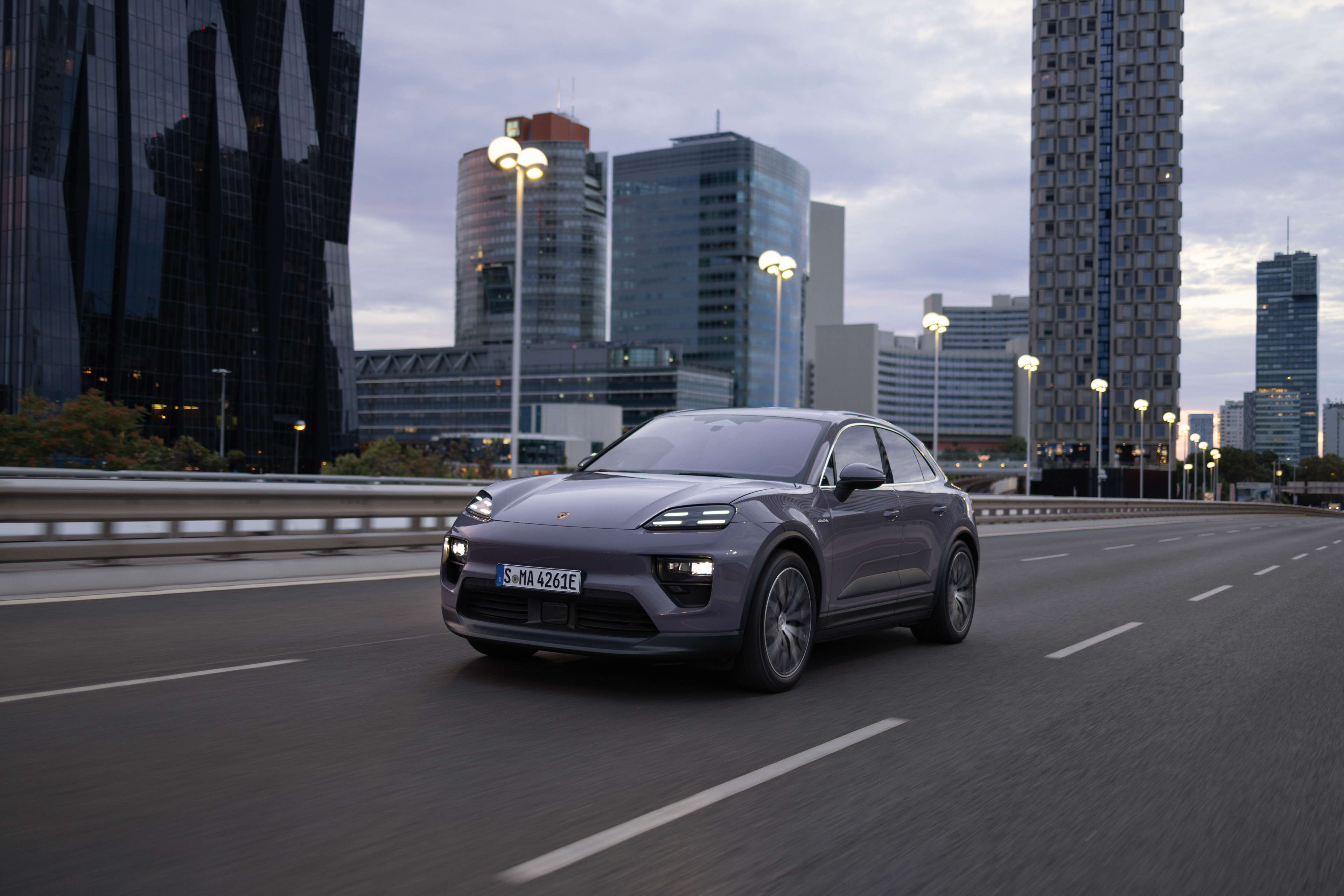 Le Macan établit de nouvelles normes : le premier SUV entièrement électrique de Porsche