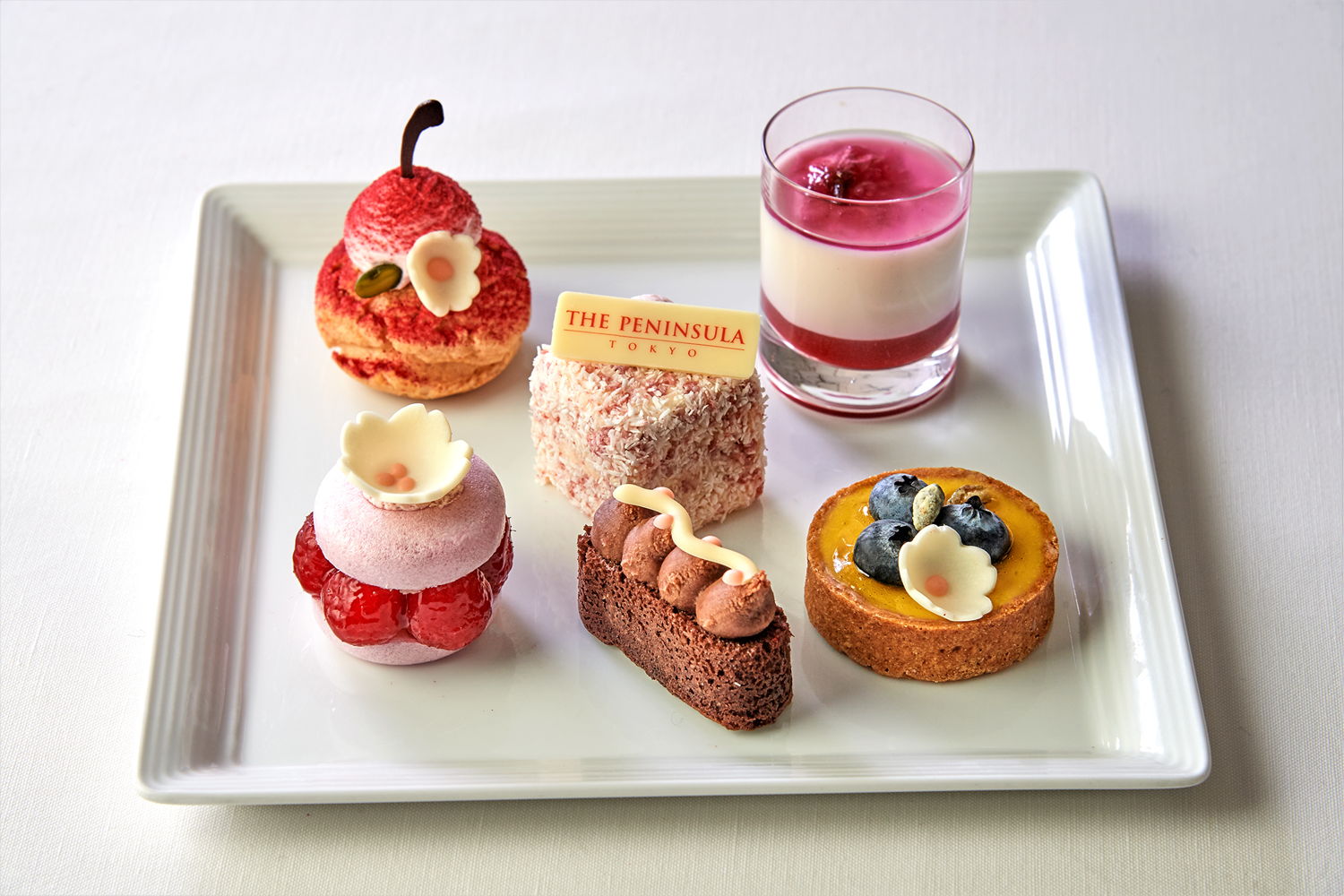 The Peninsula Tokyo: Sakura Dessert Plate