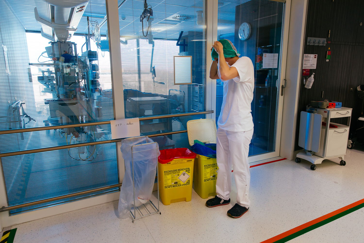 Isolatiekamer van een intensieve eenheid met COVID-19-patiënten

 ©  UZ Leuven Wim Feyaerts