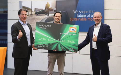 DKV Mobility introduceert gratis tank- en oplaadkaart voor NGO‘s