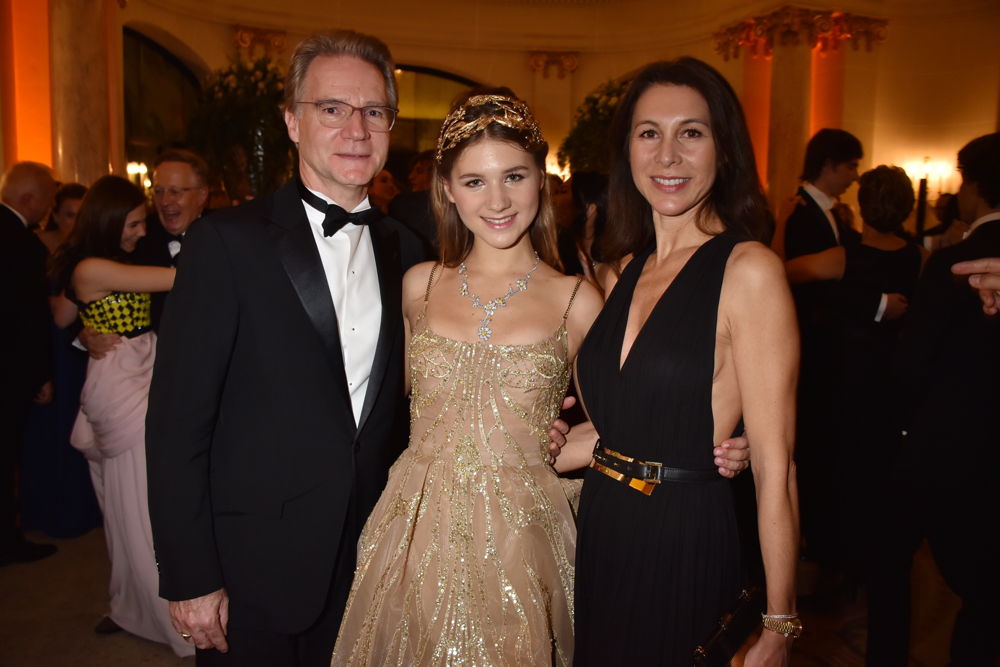 Hermine Royant (in Elie Saab in HC and jewelry by Payal New York) and her parents Olivier and Delphine Royant, Photo by Jean Luce Huré