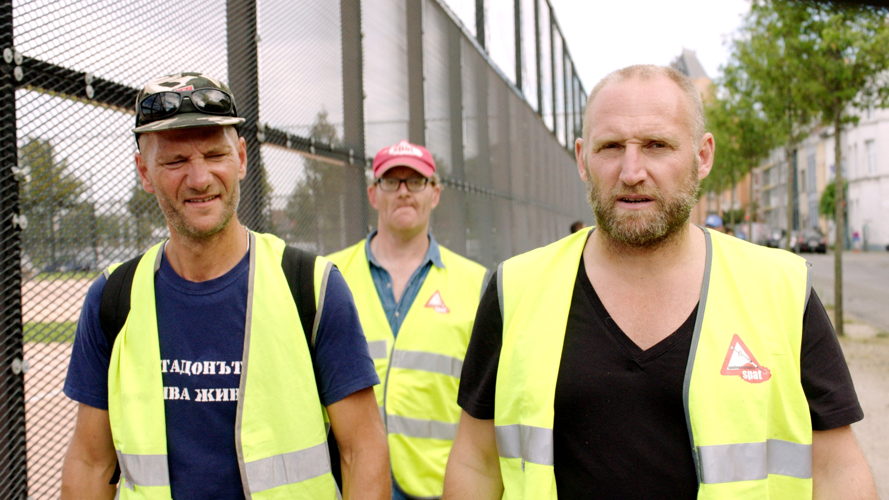 Jan Van Looveren ruimt spuiten met de Antwerpse Spuitenbrigade (c) VRT