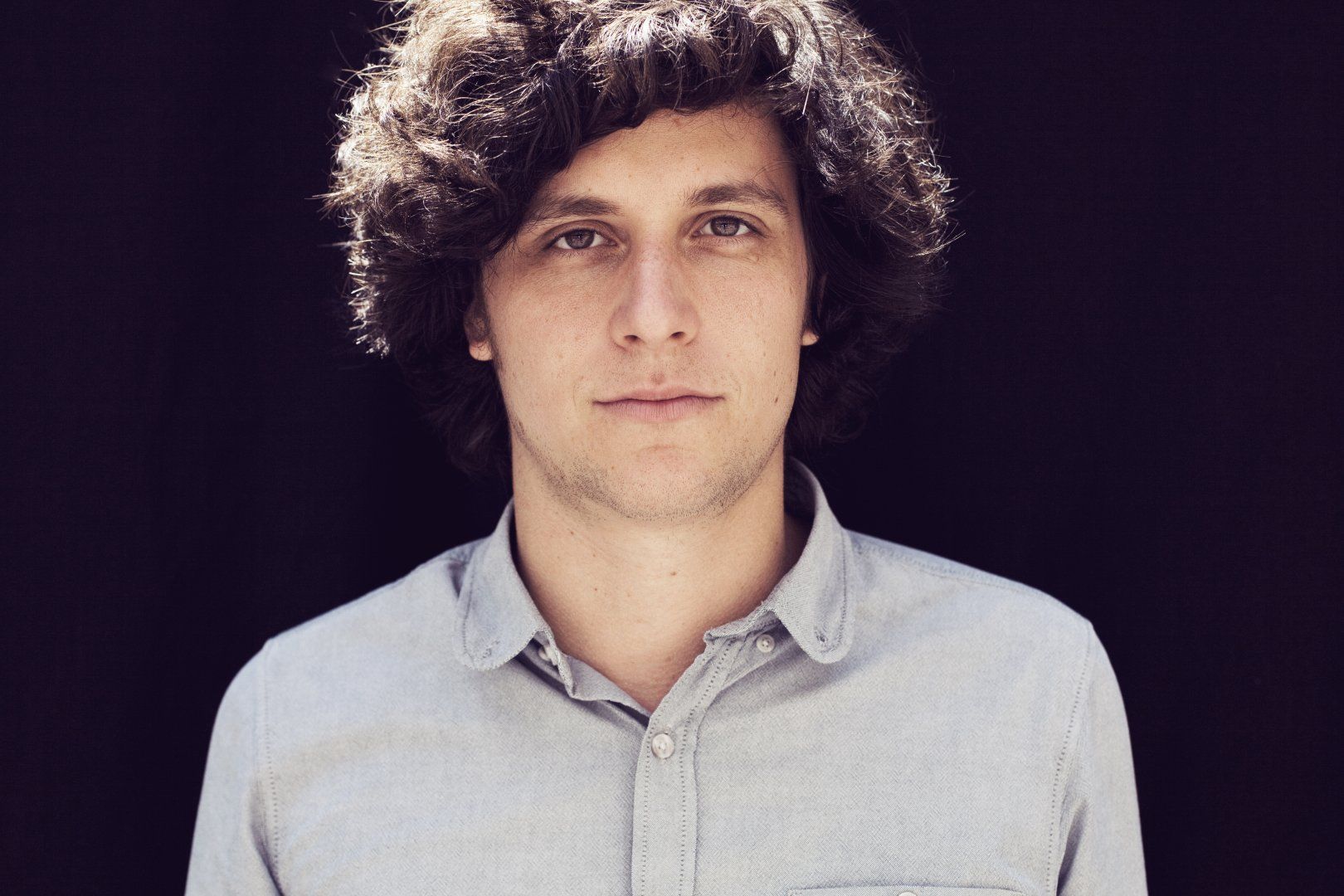 L'aupaire | Singer-Songwriter aus Gießen produziert von Mocky in L.A.