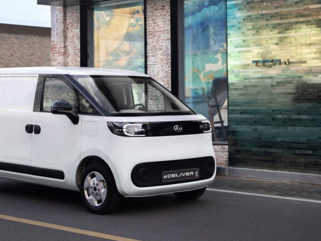 MAXUS eDELIVER 5 starts from 38,990 euros net