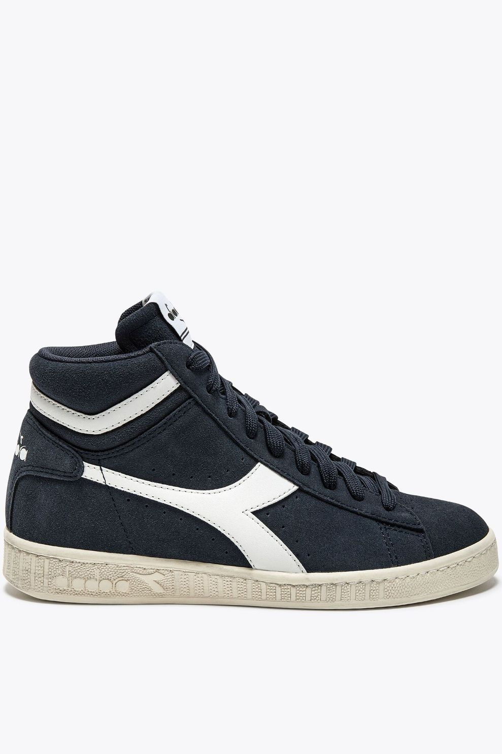 SS25_Juttu_Diadora_DonkerblauwWit_€105