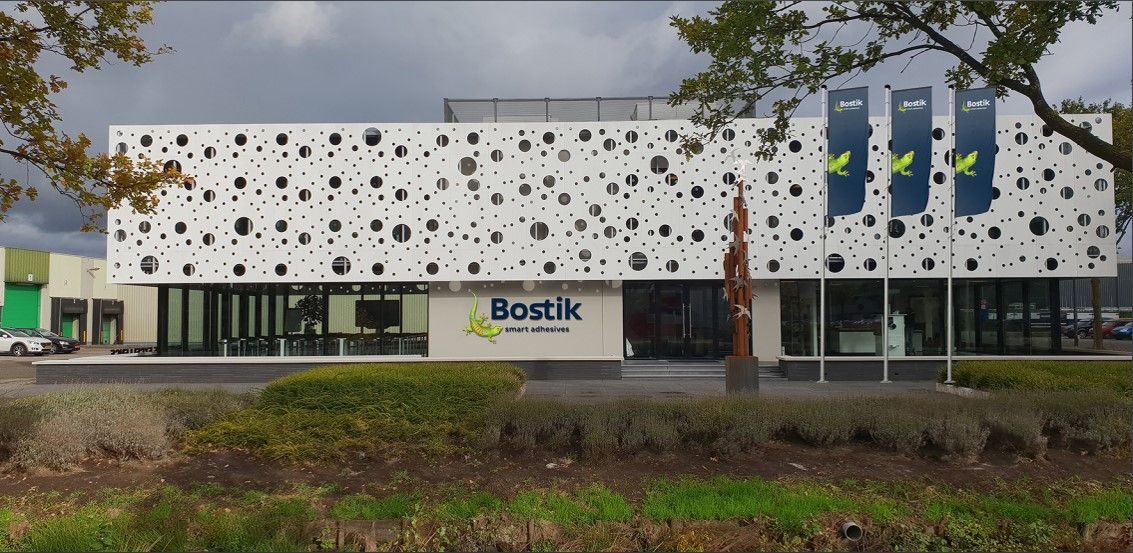 De naamsverandering in Bostik Benelux is een van de laatste stappen om de krachtige, wereldwijde positie van Bostik in lijmen en kitten te bevestigen.