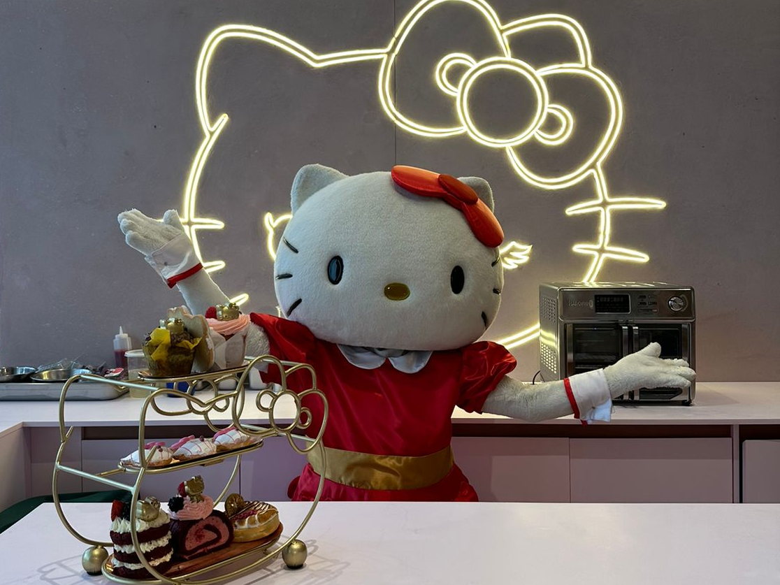 Celebra la dulzura de Hello Kitty en el nuevo Pop Up de Hello Kitty Café que llega a “El Palacio de Hierro”