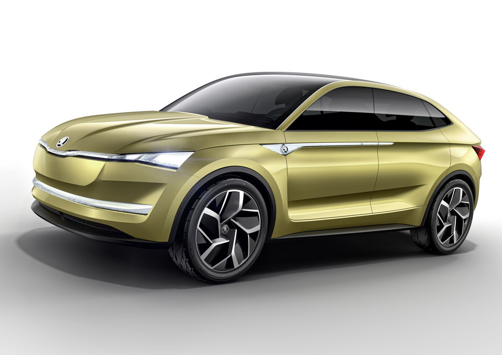 The futuristic design incorporates unmistakable features of the ŠKODA design language. The most eye-catching details are the slim lighting strips in a crystalline look, the pronounced bonnet, the sculptured surfaces and the sacrifice of the B¬pillars.