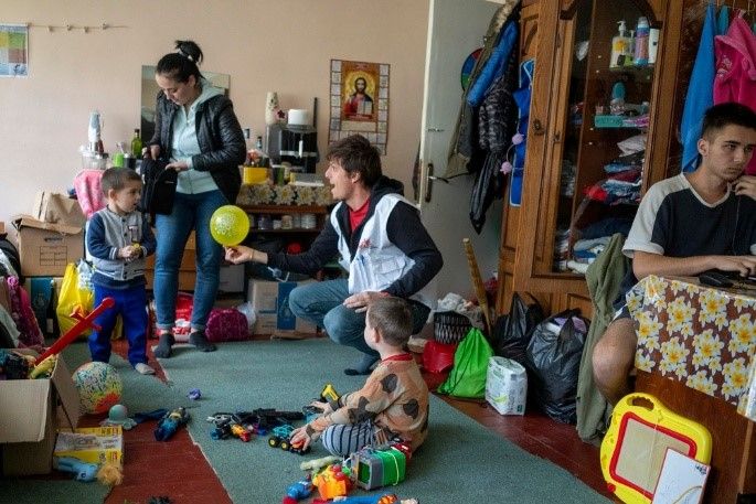 As the war in Ukraine escalated, 24-year-old Viktoria and her children had to leave their home to get to a safer area. They moved to a shelter in Znamyanka in central Ukraine. This photo was taken on the day of a visit from the MSF mobile team who were providing relief items and mental health support.