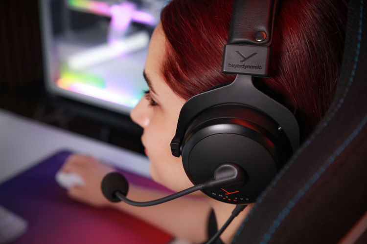 PIC_MMX300PRO_24-06_Gaming-PC_v3