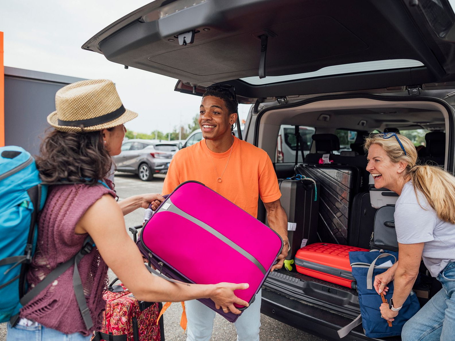 Cost of dropping off friends and family reaches record high as fees increase at seven UK airports