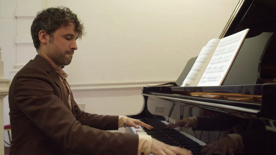 Thomas tijdens zijn toelatingsproef aan het conservatorium - (c) VRT Thomas tijdens zijn toelatingsproef aan het conservatorium - (c) VRT