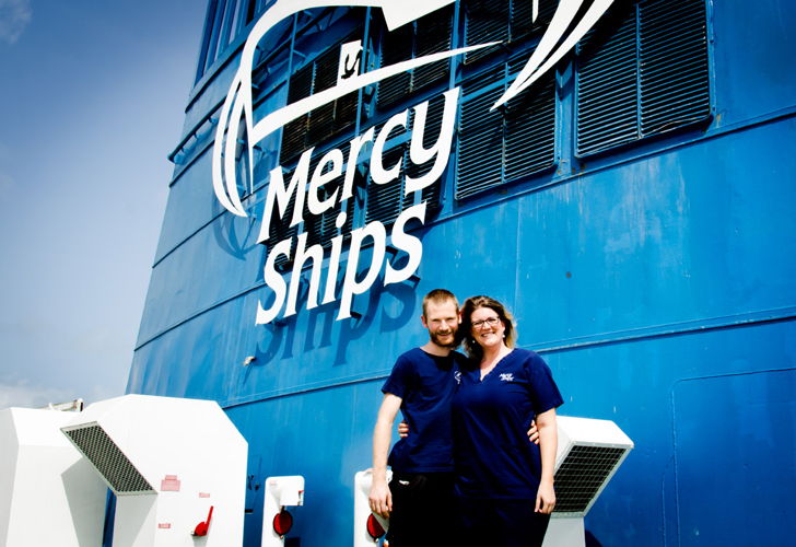 Gemeinsam mit seiner Frau Silke, die Krankenschwester ist! © Mercy Ships