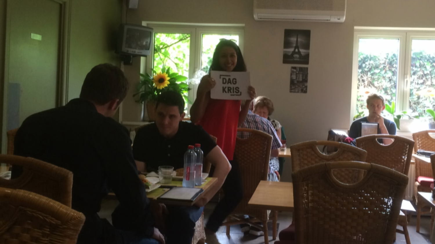 6. Vijf keer op de foto met Danira 
Sorry voor alles (c) VRT