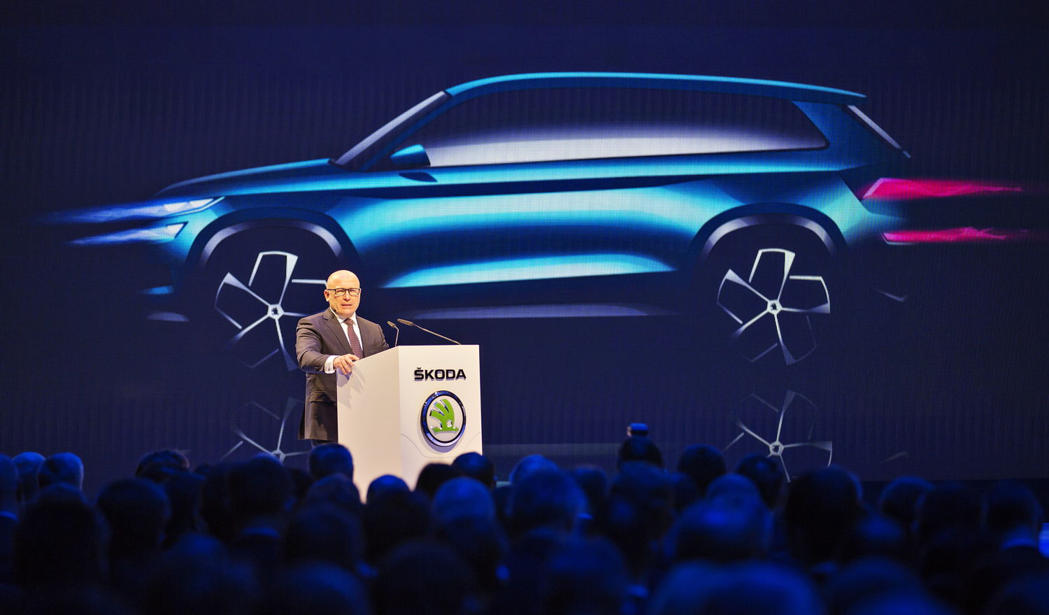 ŠKODA CEO Bernhard Maier is optimistic about the future: ŠKODA is entering the next phase of the model campaign with their new SUV, which will be presented at the Paris Motor Show in autumn.