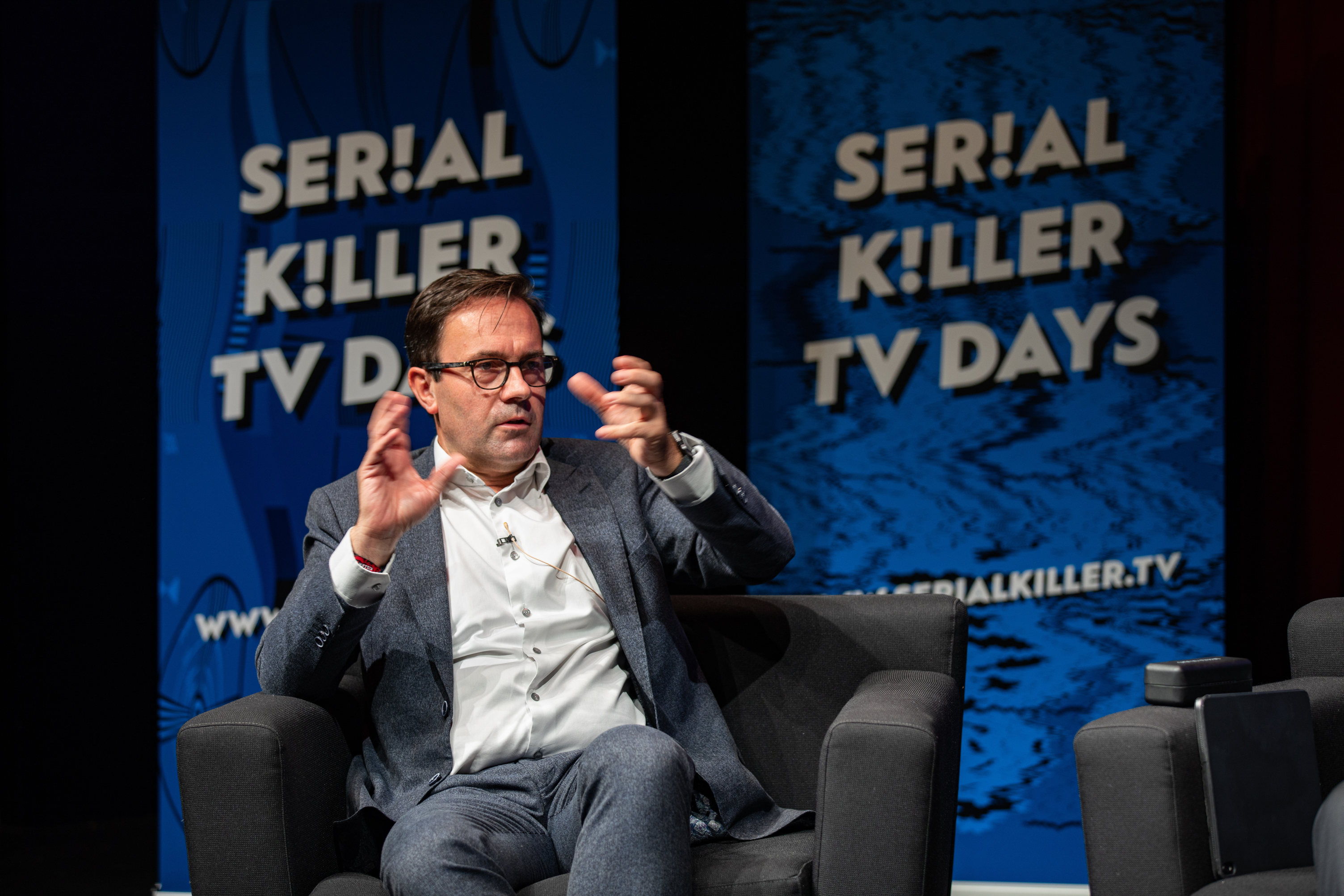 Frederik Delaplace, CEO of the VRT, debating at the Serial Killer Festival