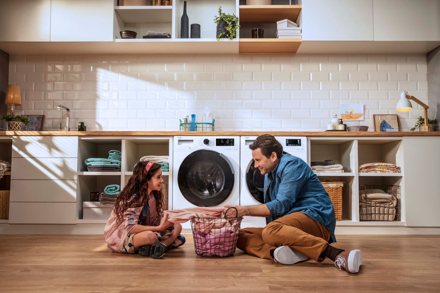 Beko 2019 Laundry SteamCure Lifestyle Photo with Cast Low 2 Prewiev Master