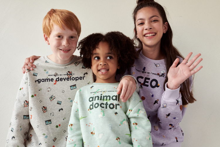 JBC supprime les departements garcons filles et lance une collection capsule ainsi qu un livre de coloriage places sous le signe de l egalite des genres