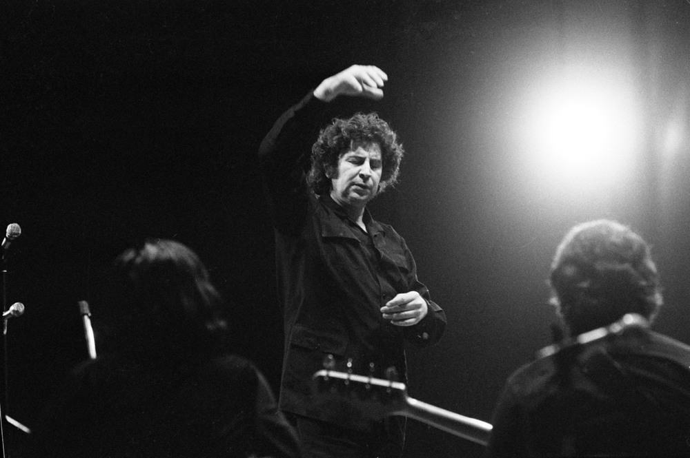 Mikis Theodorakis AKG7463248 © akg-images / Keystone / STR