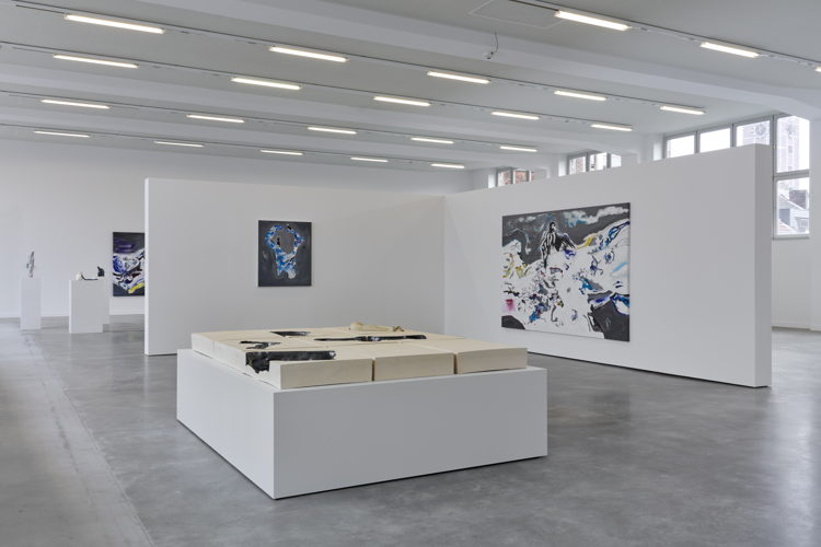 Zaalzicht 'Grace Schwindt. A History of Touch', M Leuven, 2025, foto: We Document Art voor M Leuven